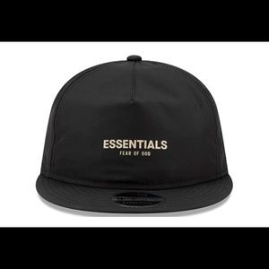 Fear of God Essentials SnapBack Hat
Black
